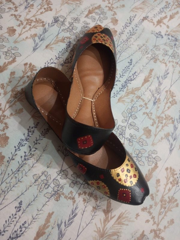 Black and Gold Khussa