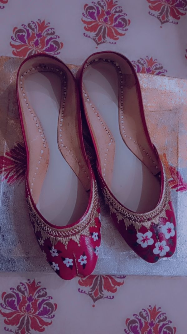 Red Floral Art Khussa