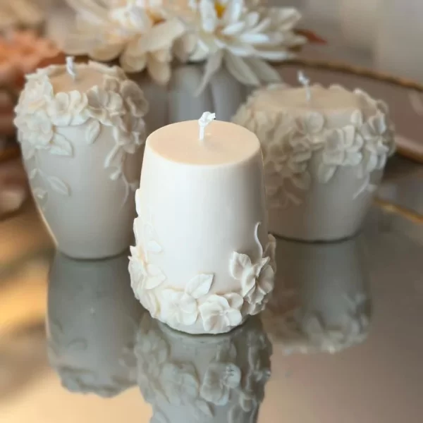 EMBOSSED-FLORAL-CANDLE